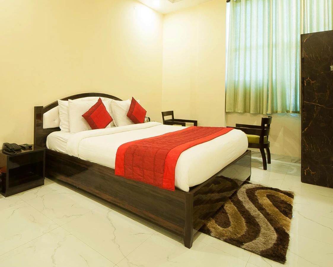 The Alpino Hotel New Delhi Eksteriør billede