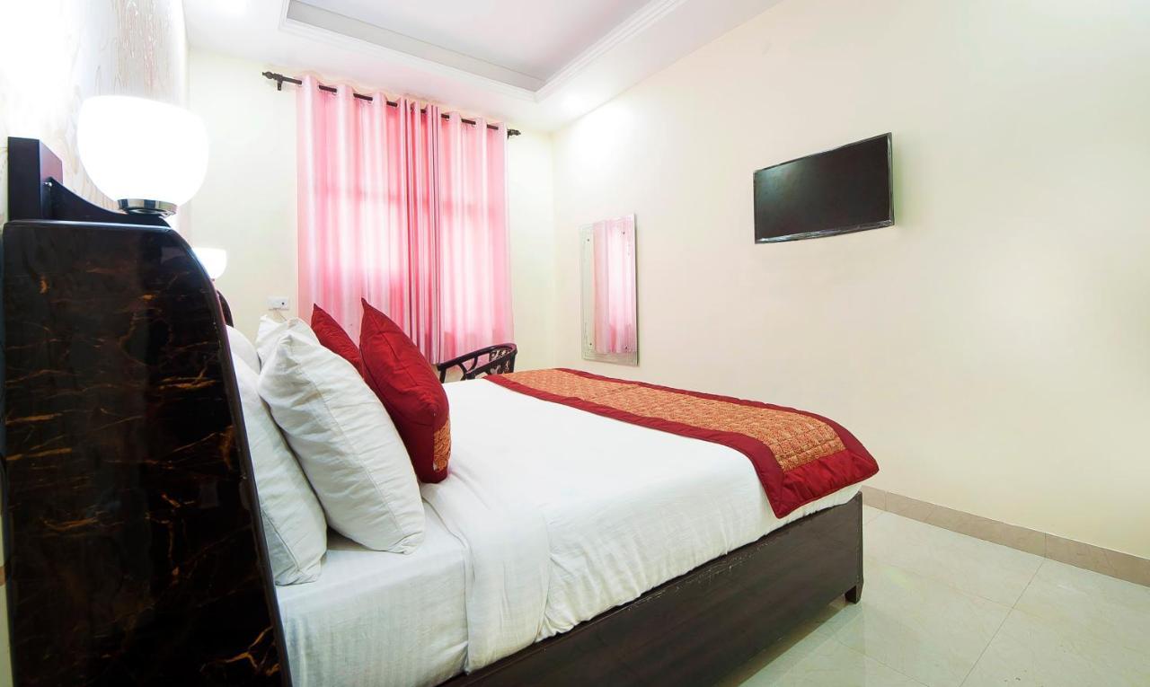 The Alpino Hotel New Delhi Eksteriør billede