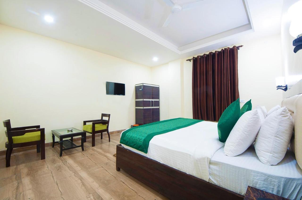 The Alpino Hotel New Delhi Eksteriør billede