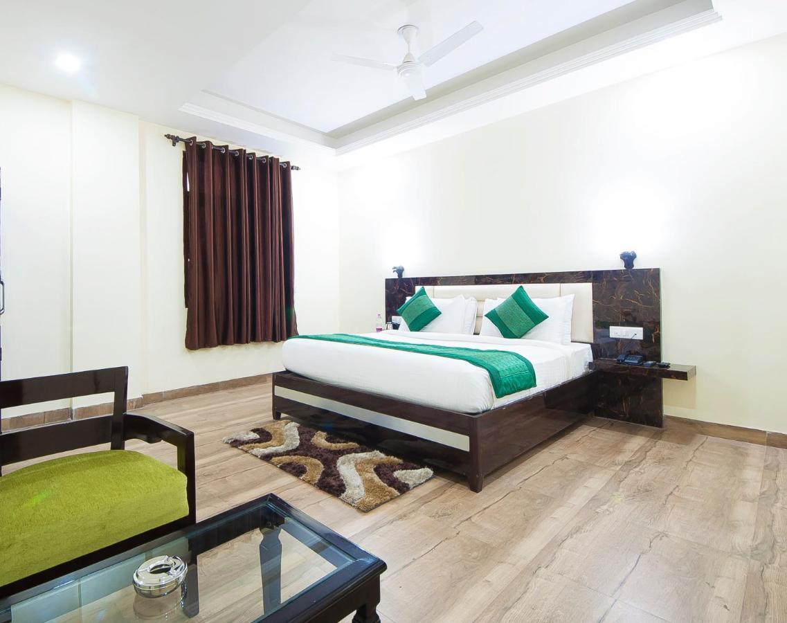 The Alpino Hotel New Delhi Eksteriør billede