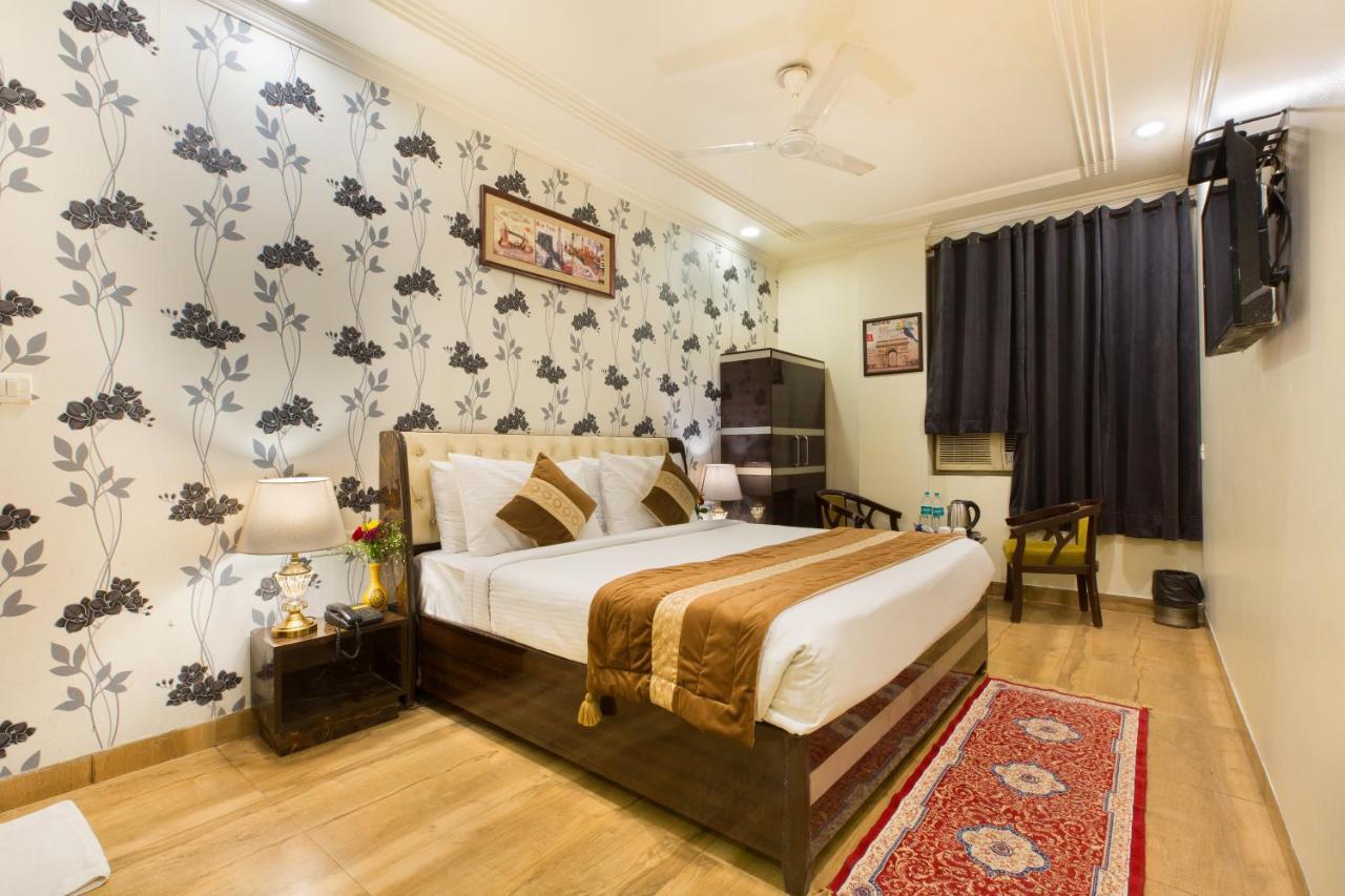 The Alpino Hotel New Delhi Eksteriør billede