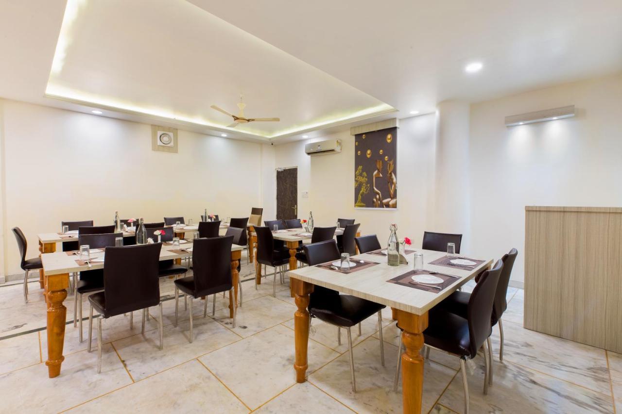 The Alpino Hotel New Delhi Eksteriør billede