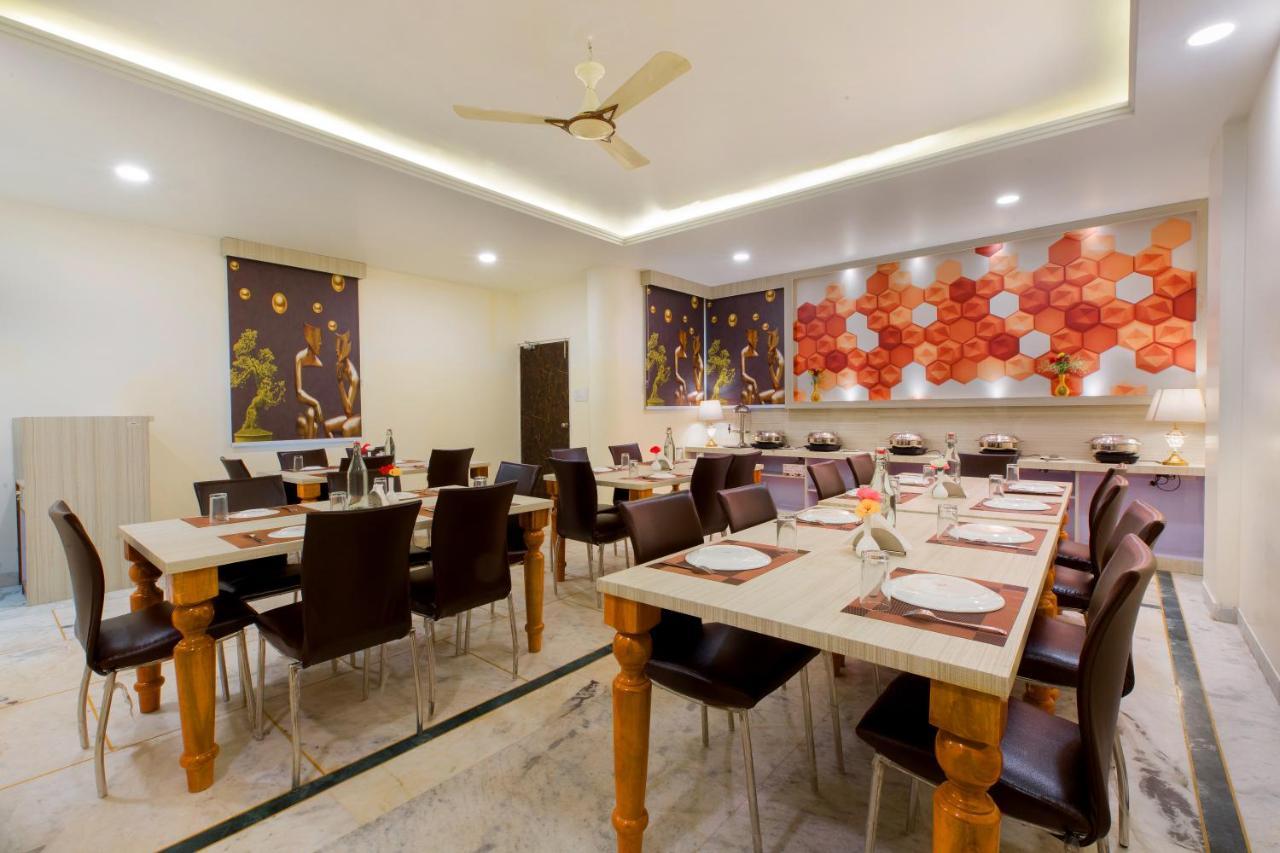 The Alpino Hotel New Delhi Eksteriør billede