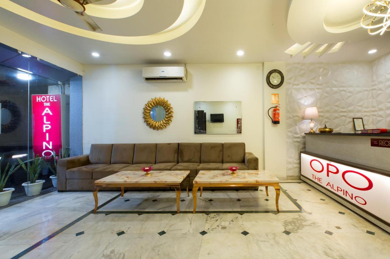The Alpino Hotel New Delhi Eksteriør billede
