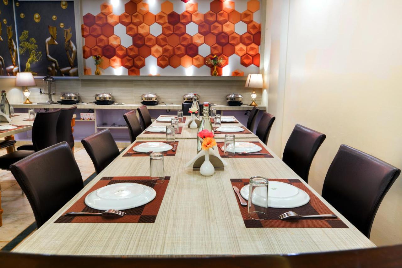 The Alpino Hotel New Delhi Eksteriør billede
