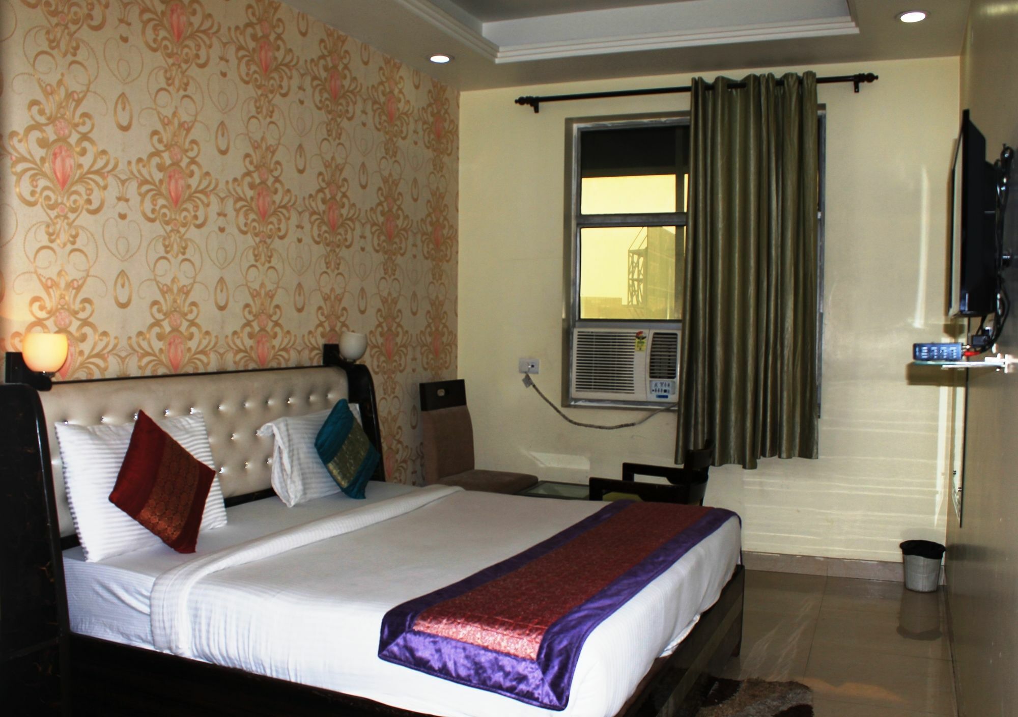 The Alpino Hotel New Delhi Eksteriør billede