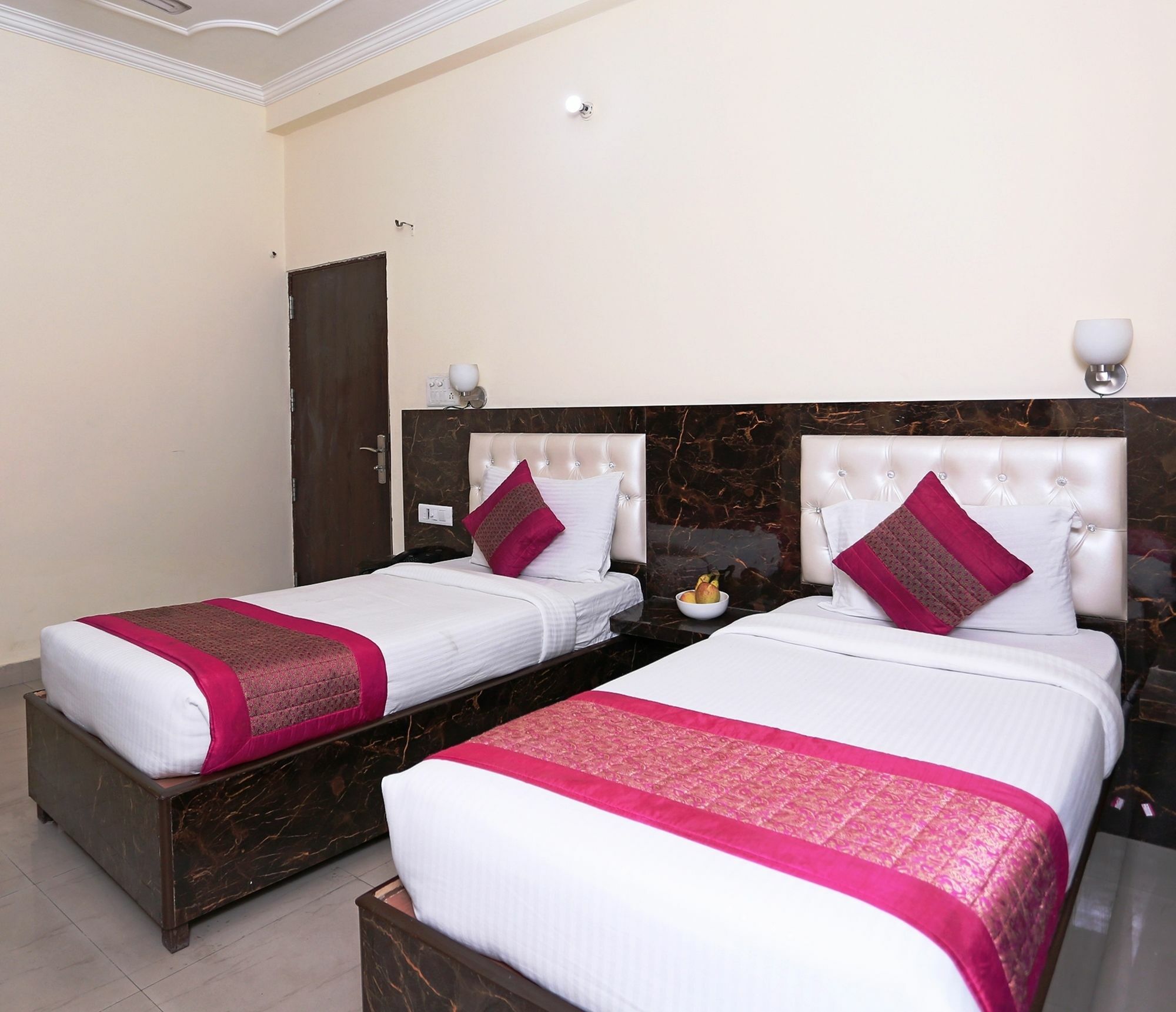 The Alpino Hotel New Delhi Eksteriør billede